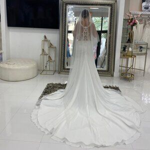 Sposa Wedding Dress Size 38 (Vanilla) With Raw Edge Veile